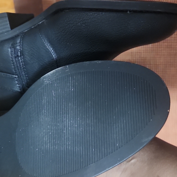 Boots - Picture 3 of 5